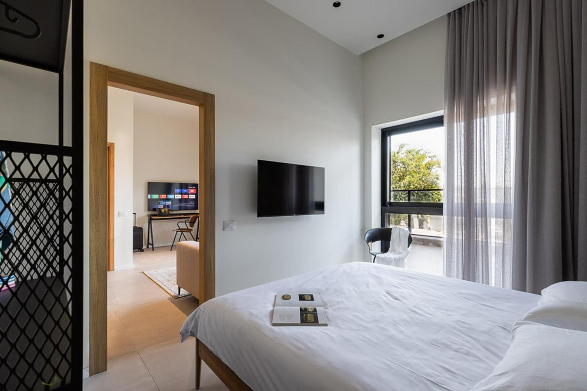 Tayo Studios & Apartments Бат Ям Екстериор снимка