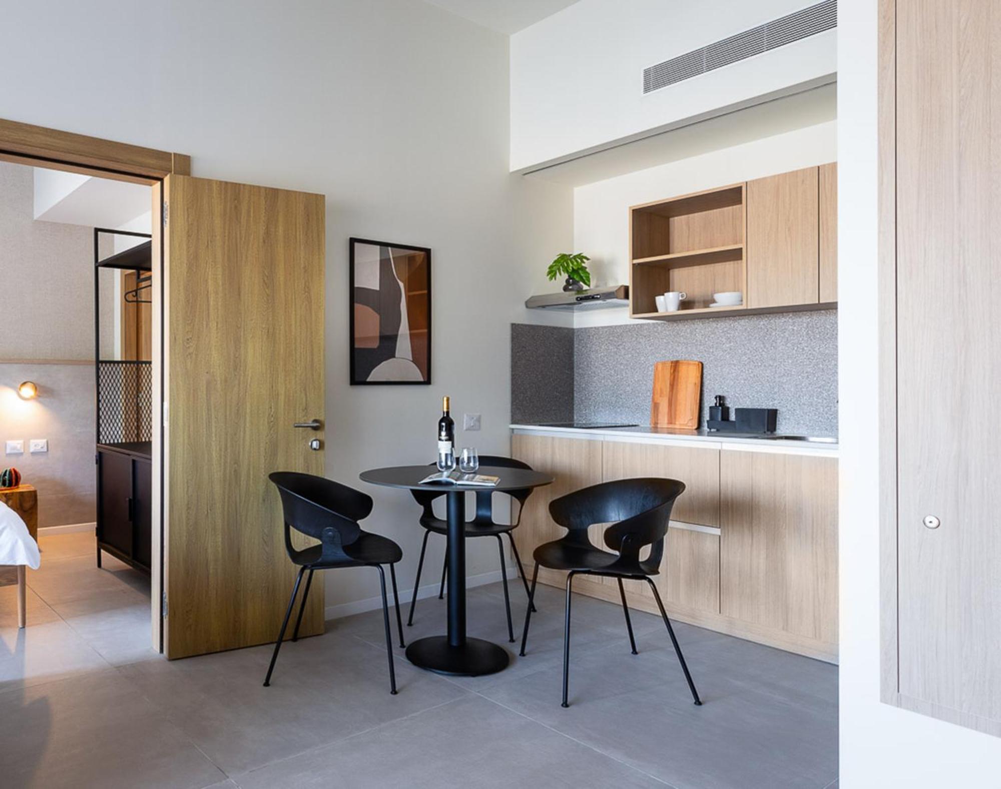 Tayo Studios & Apartments Бат Ям Екстериор снимка
